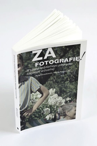 za-fotografie-w-strone-radykalnego-krajewski-ksiazka-trojka.jpg